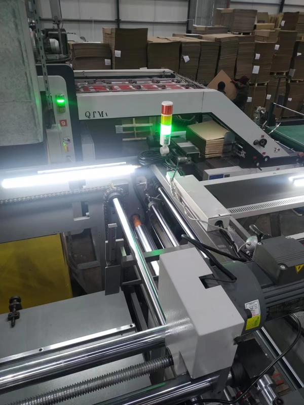 Alimentador Traseiro 3 Ply 5 Ply Flute Laminador Machine 150m/Min PLC Control