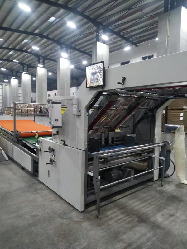 Alimentador Traseiro 3 Ply 5 Ply Flute Laminador Machine 150m/Min PLC Control
