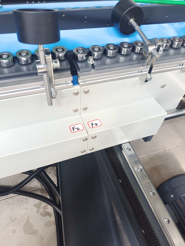 Coladora de pastas de papelão ondulado com cola de soluto 420 mm-1900 mm Máquina de colagem de pastas