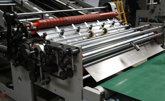 Laminador automático de flauta simples de três camadas velocidade média DF-1650EL