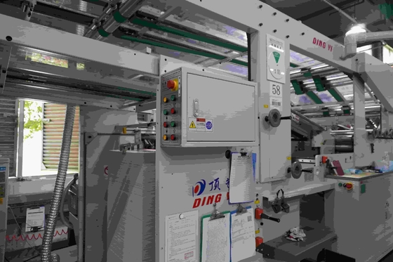 Laminadora de cartão de alta precisão com precisão de ±0,5mm e espessura de papel superior de 100-800g/m2